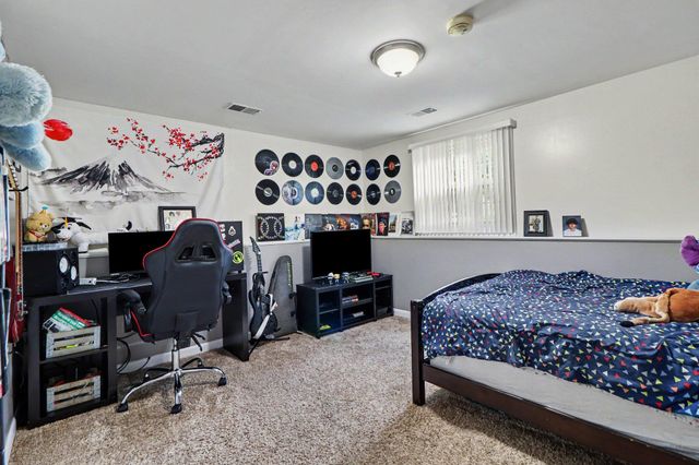 3707 Oak Grove Drive, Valparaiso, IN 46383
