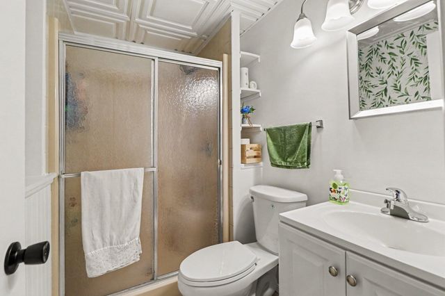 3707 Oak Grove Drive, Valparaiso, IN 46383