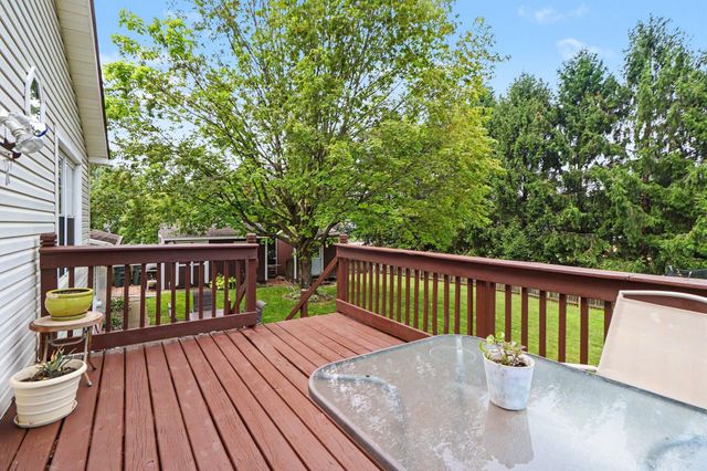 3707 Oak Grove Drive, Valparaiso, IN 46383