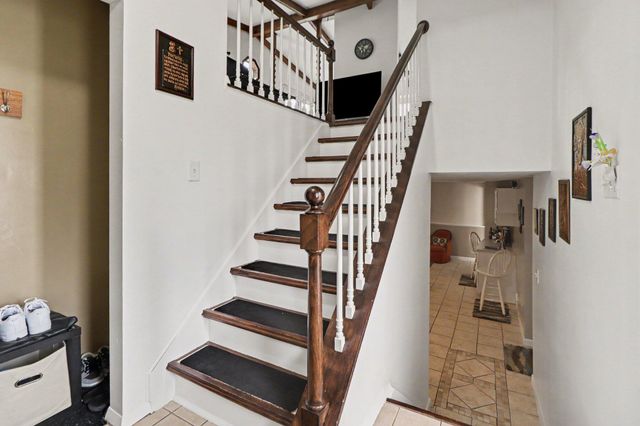 3707 Oak Grove Drive, Valparaiso, IN 46383