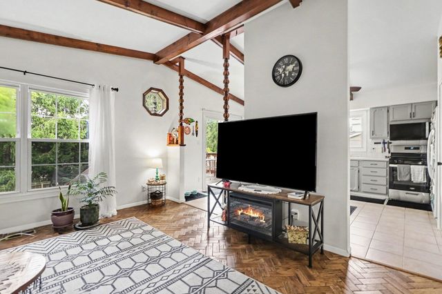 3707 Oak Grove Drive, Valparaiso, IN 46383