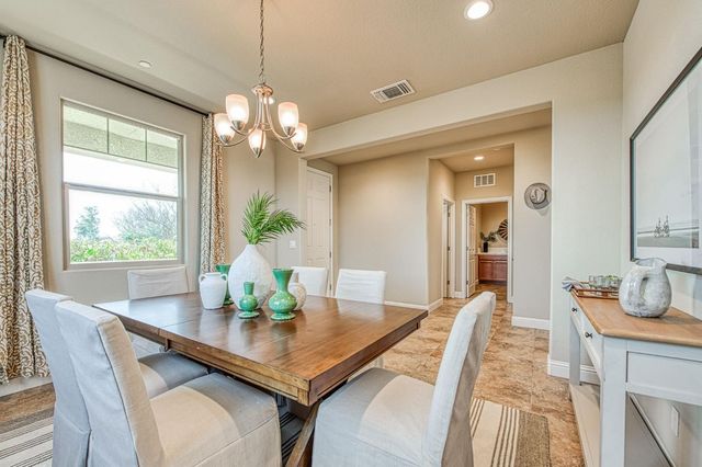 7280 E Berkeley Avenue, Fresno, CA 93737