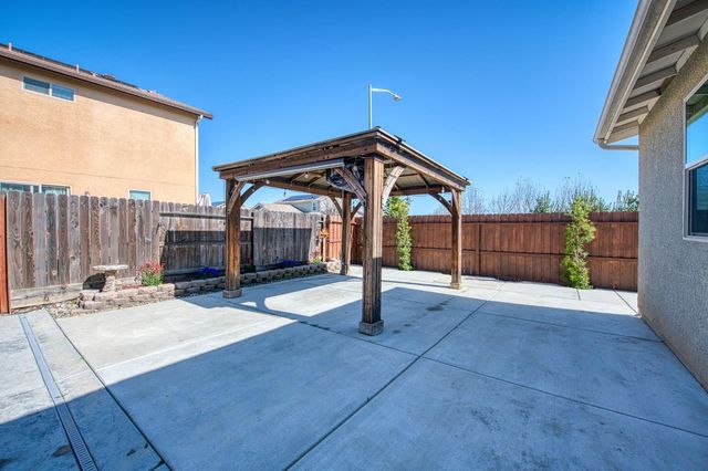 7280 E Berkeley Avenue, Fresno, CA 93737