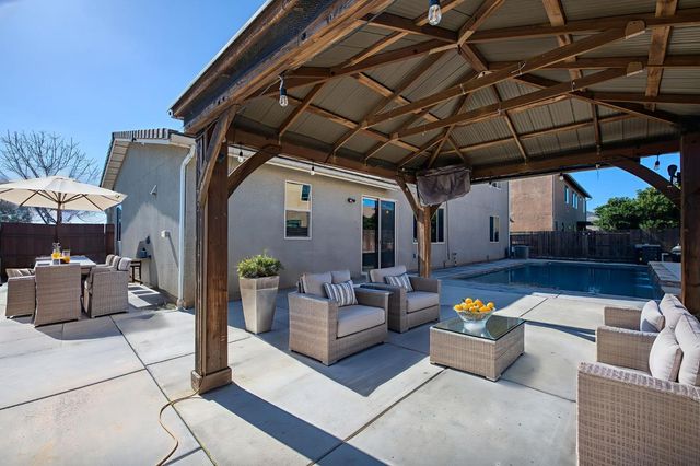 7280 E Berkeley Avenue, Fresno, CA 93737