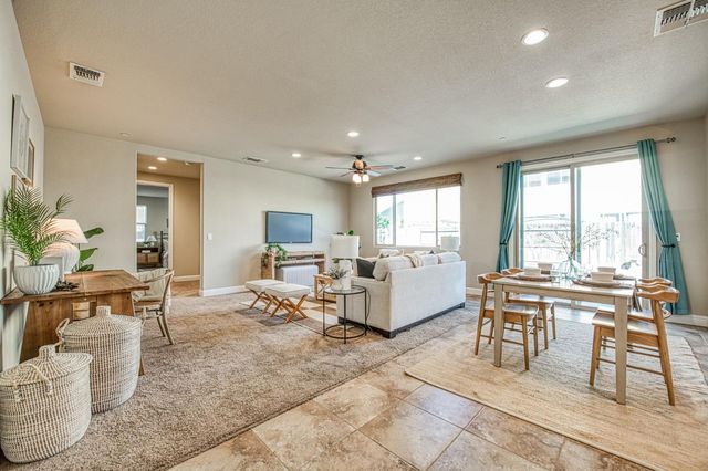 7280 E Berkeley Avenue, Fresno, CA 93737