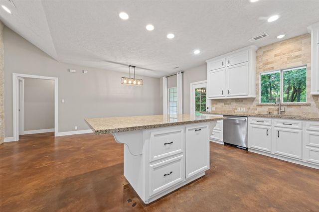 8626 Shadow Lane, Magnolia, TX 77354