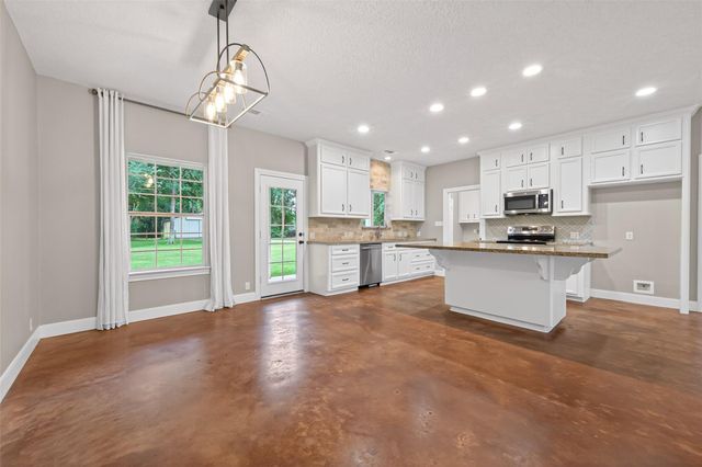 8626 Shadow Lane, Magnolia, TX 77354