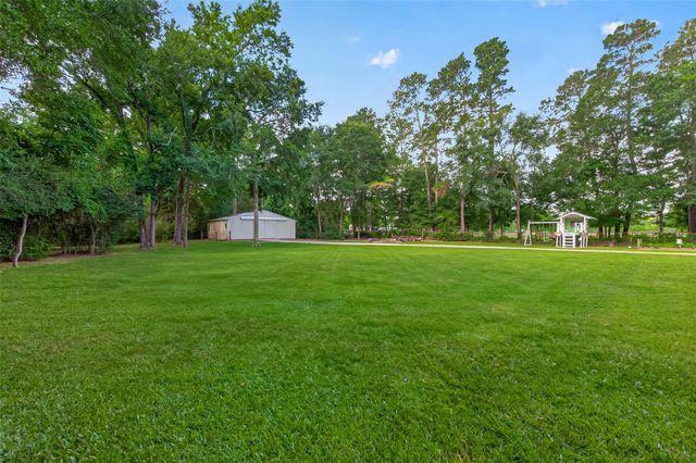8626 Shadow Lane, Magnolia, TX 77354