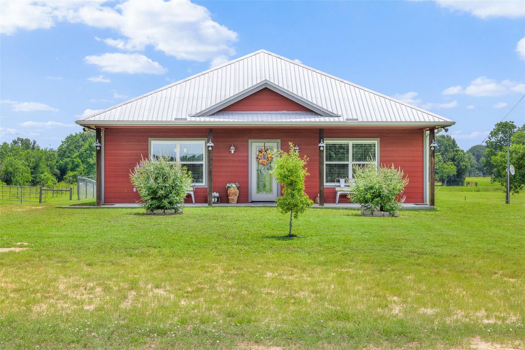 1122 County Road 344 RD, Lexington, TX 78947