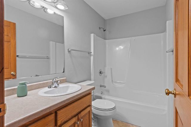 3082 WINNIPEG STREET, Menasha, WI 54952