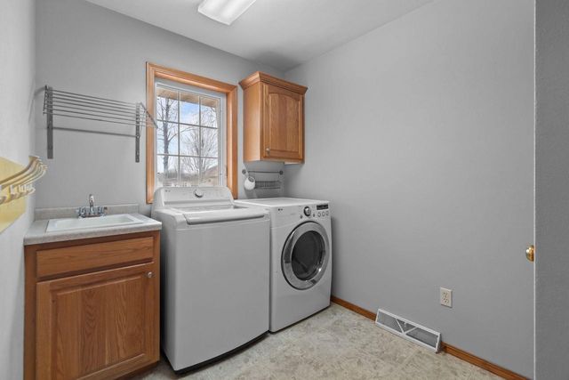 3082 WINNIPEG STREET, Menasha, WI 54952