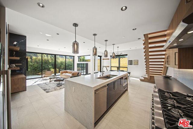 212 Bay Street 103, Santa Monica, CA 90405