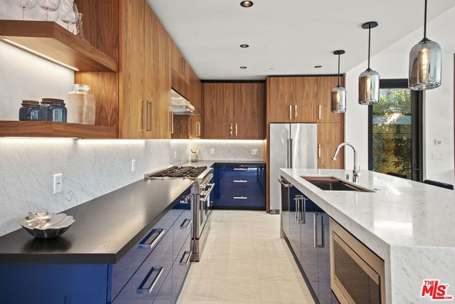 212 Bay Street 103, Santa Monica, CA 90405