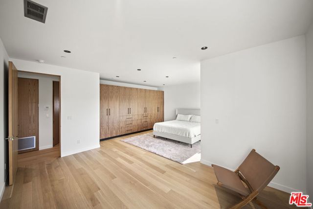 212 Bay Street 103, Santa Monica, CA 90405