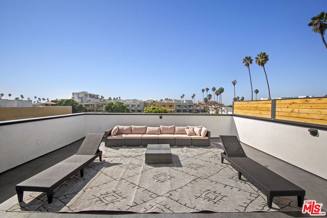 212 Bay Street 103, Santa Monica, CA 90405