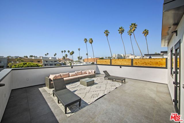 212 Bay Street 103, Santa Monica, CA 90405