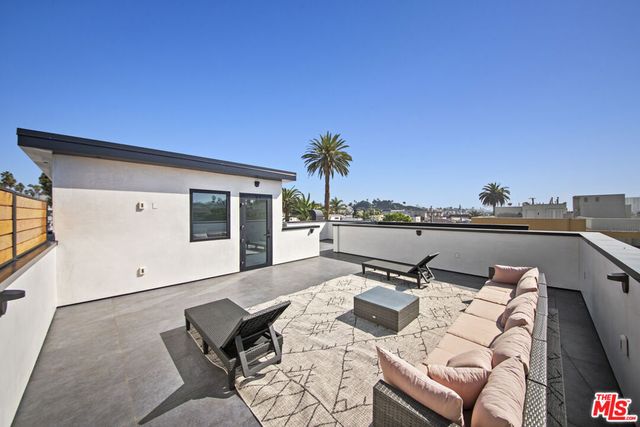 212 Bay Street 103, Santa Monica, CA 90405