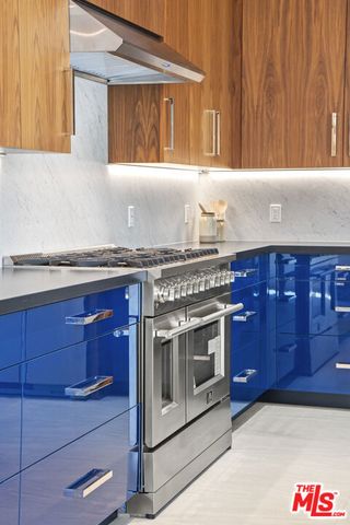 212 Bay Street 103, Santa Monica, CA 90405