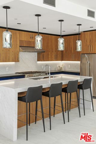 212 Bay Street 103, Santa Monica, CA 90405