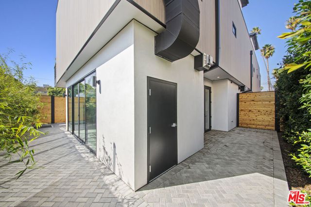 212 Bay Street 103, Santa Monica, CA 90405