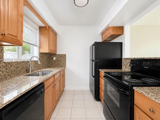 4405 NE 21st Ave 15, Fort Lauderdale, FL 33308