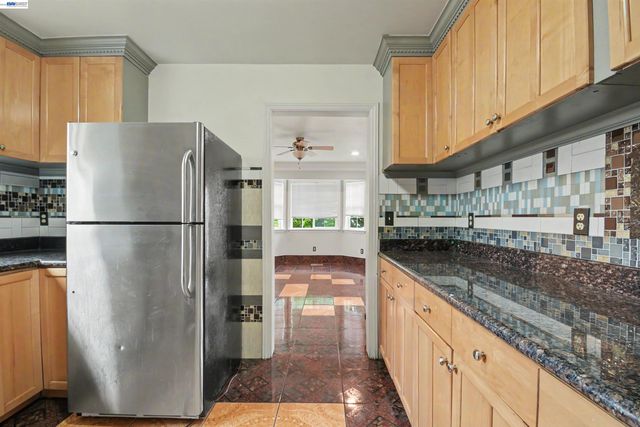 1536 Garvin Ave, Richmond, CA 94801