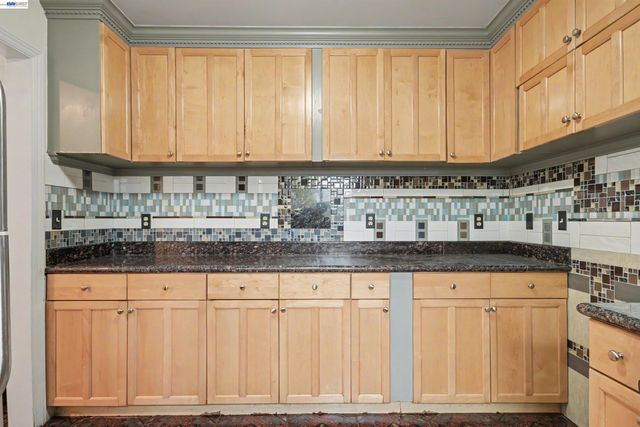 1536 Garvin Ave, Richmond, CA 94801