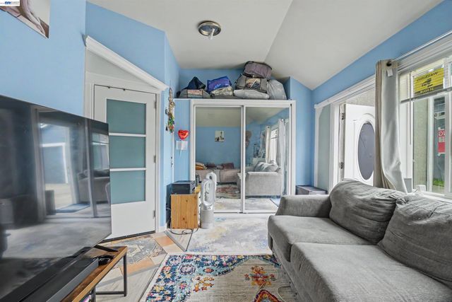 1536 Garvin Ave, Richmond, CA 94801