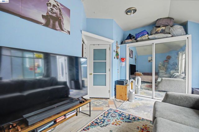 1536 Garvin Ave, Richmond, CA 94801