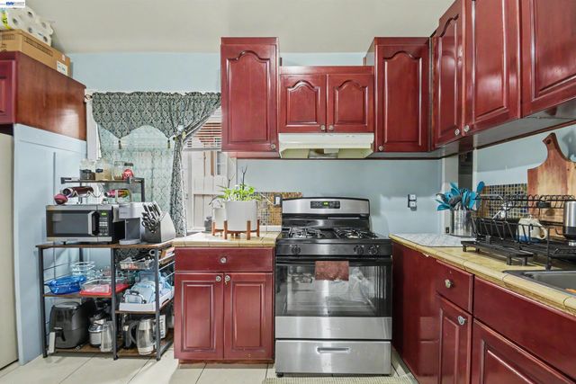 1536 Garvin Ave, Richmond, CA 94801