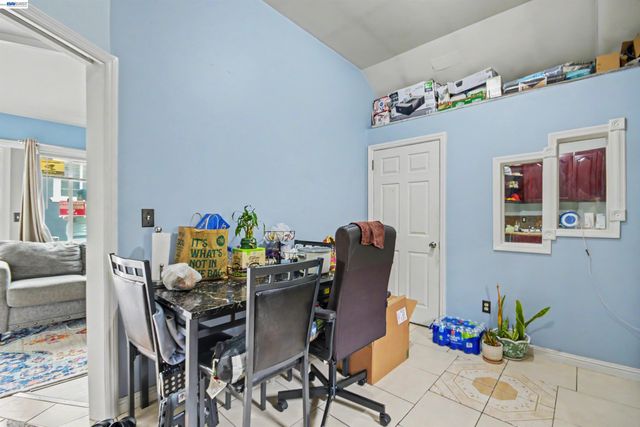 1536 Garvin Ave, Richmond, CA 94801