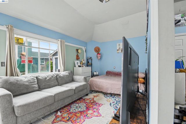 1536 Garvin Ave, Richmond, CA 94801
