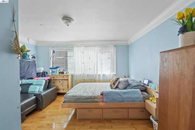 1536 Garvin Ave, Richmond, CA 94801