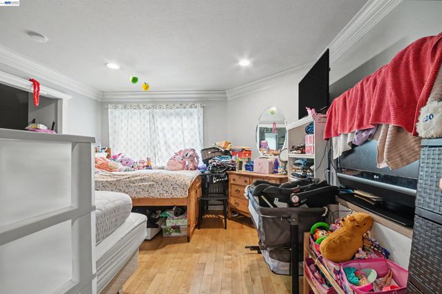 1536 Garvin Ave, Richmond, CA 94801