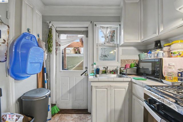 1536 Garvin Ave, Richmond, CA 94801