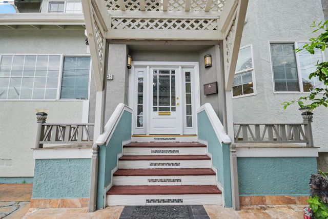 1536 Garvin Ave, Richmond, CA 94801