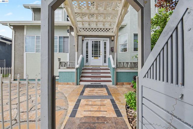 1536 Garvin Ave, Richmond, CA 94801
