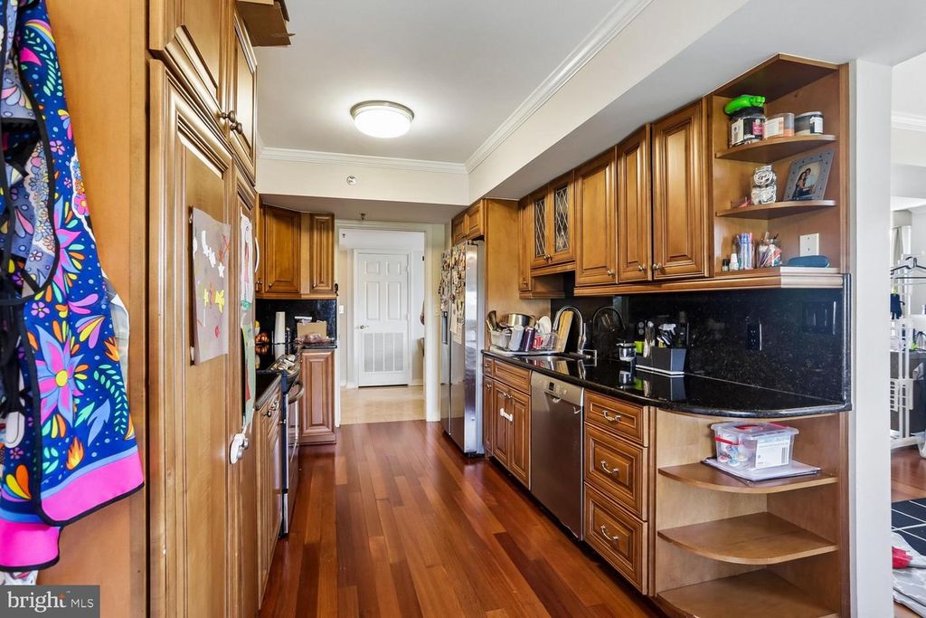 Image 17 of property listing at 5809 NICHOLSON LN #1001, Rockville, MD 20852