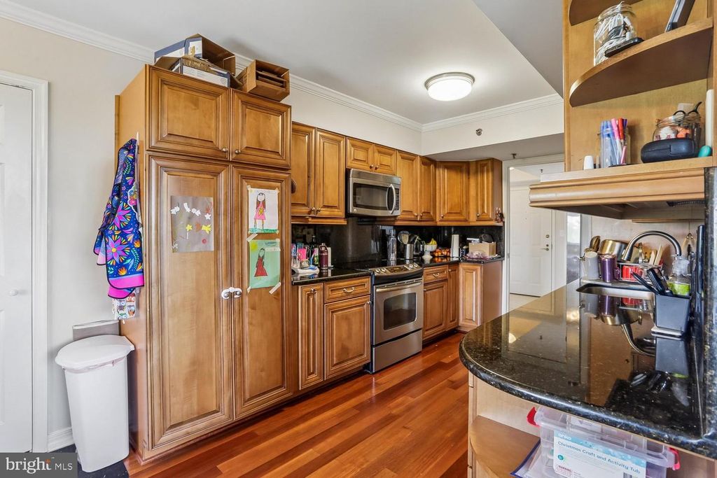 Image 18 of property listing at 5809 NICHOLSON LN #1001, Rockville, MD 20852