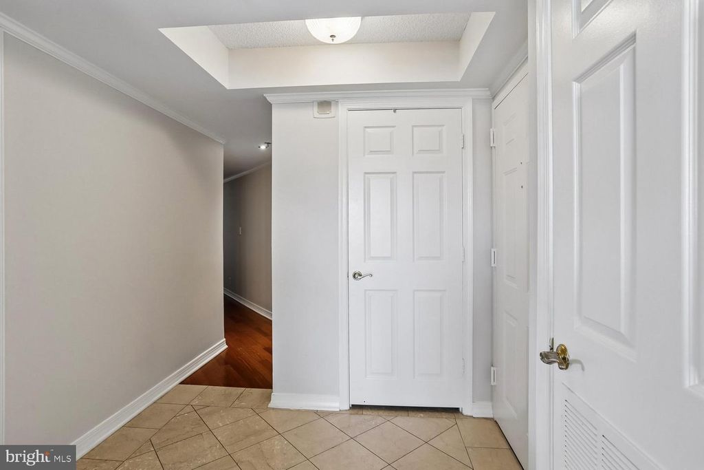 Image 2 of property listing at 5809 NICHOLSON LN #1001, Rockville, MD 20852