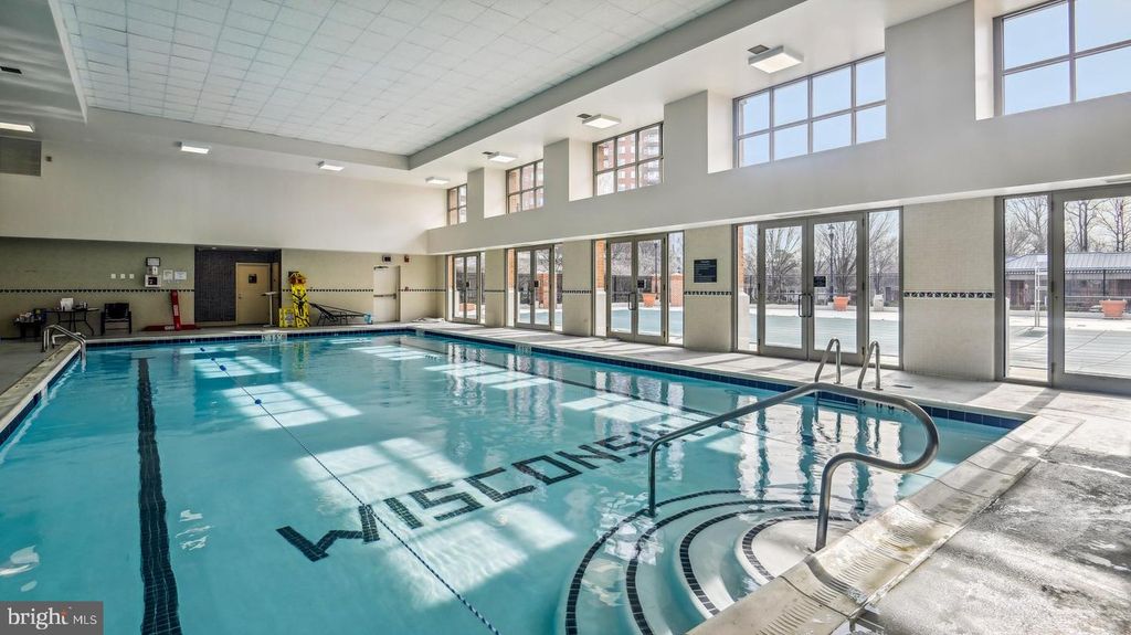 Image 34 of property listing at 5809 NICHOLSON LN #1001, Rockville, MD 20852