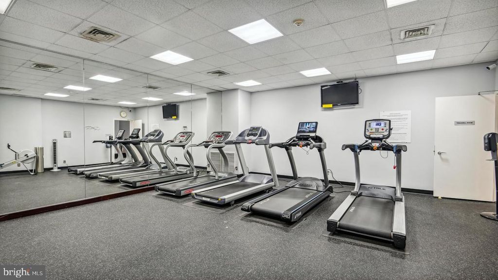 Image 43 of property listing at 5809 NICHOLSON LN #1001, Rockville, MD 20852