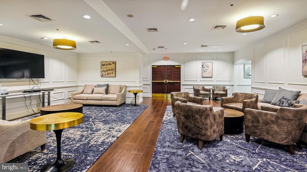 Image 44 of property listing at 5809 NICHOLSON LN #1001, Rockville, MD 20852