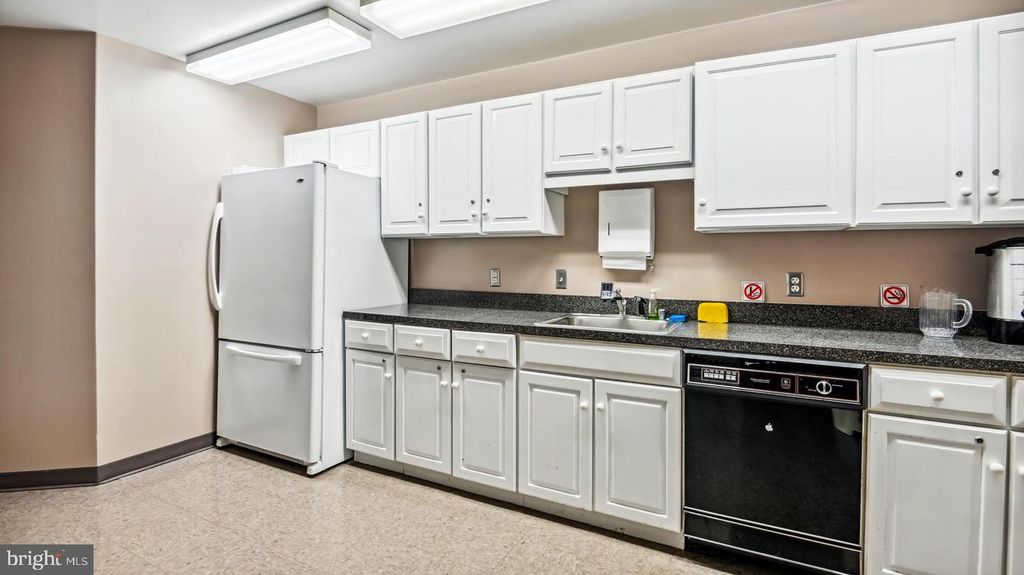Image 55 of property listing at 5809 NICHOLSON LN #1001, Rockville, MD 20852