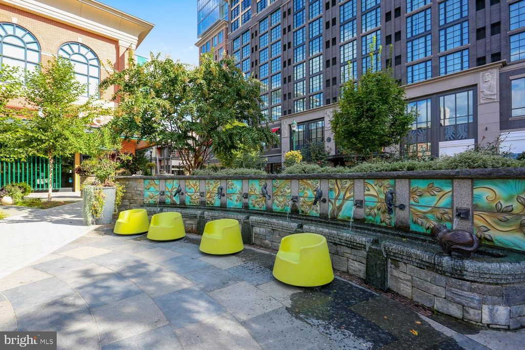 Image 62 of property listing at 5809 NICHOLSON LN #1001, Rockville, MD 20852