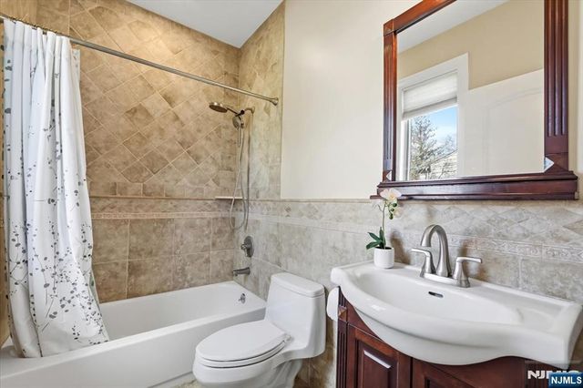 20 Bearbrook Drive, Woodcliff Lake, NJ 07677