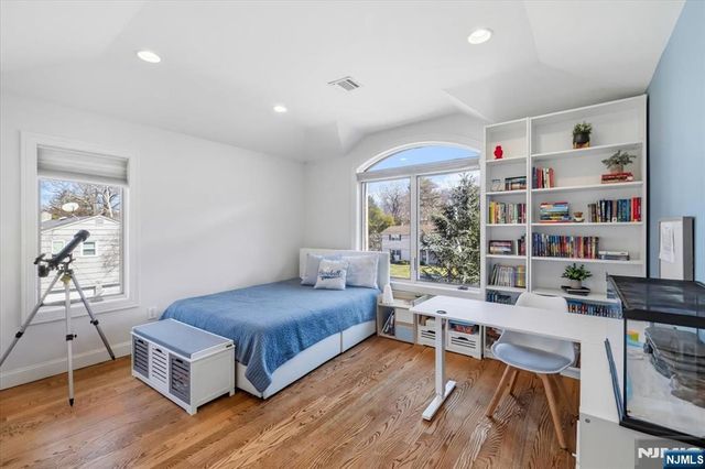 20 Bearbrook Drive, Woodcliff Lake, NJ 07677