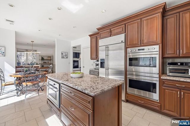 20 Bearbrook Drive, Woodcliff Lake, NJ 07677