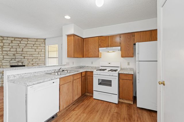 302 Algerita DR D, Georgetown, TX 78628