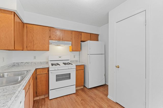 302 Algerita DR D, Georgetown, TX 78628